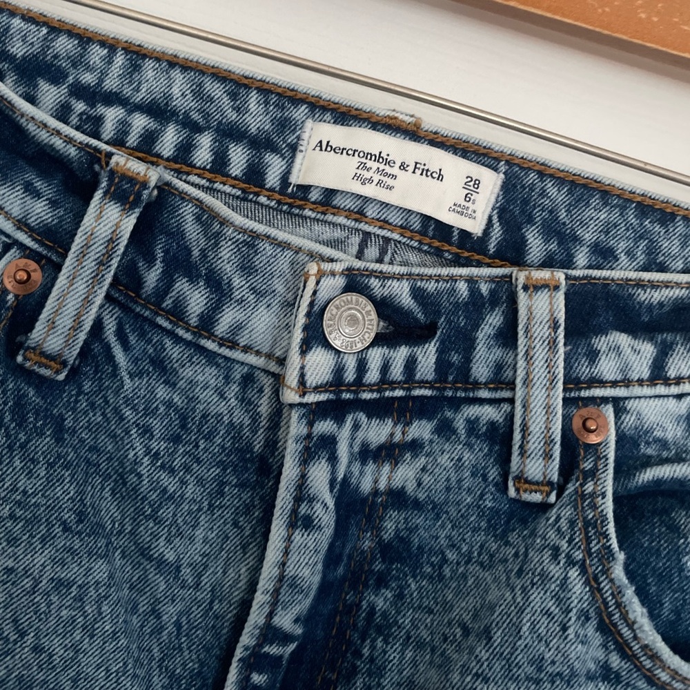 A&F Acid High Rise Mom Jeans - Picture 10 of 15